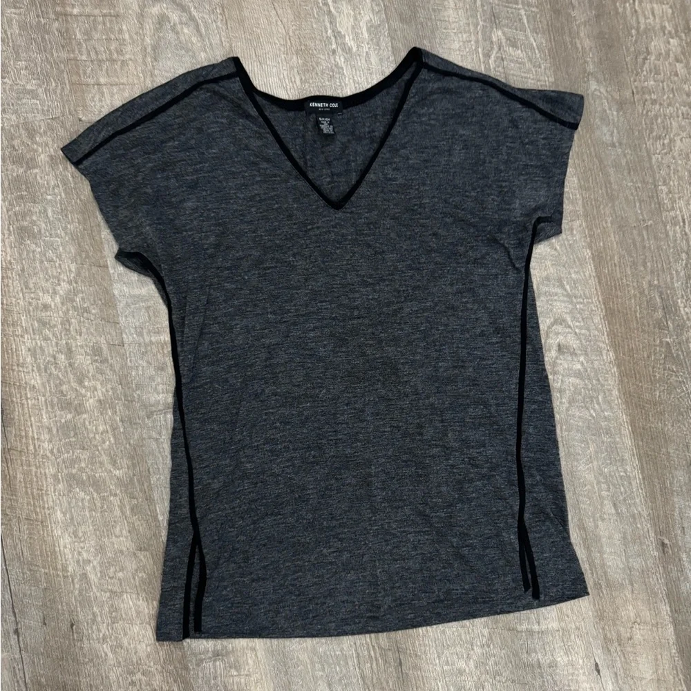 Women's Gray V-Neck Top Kenneth Cole Sz S